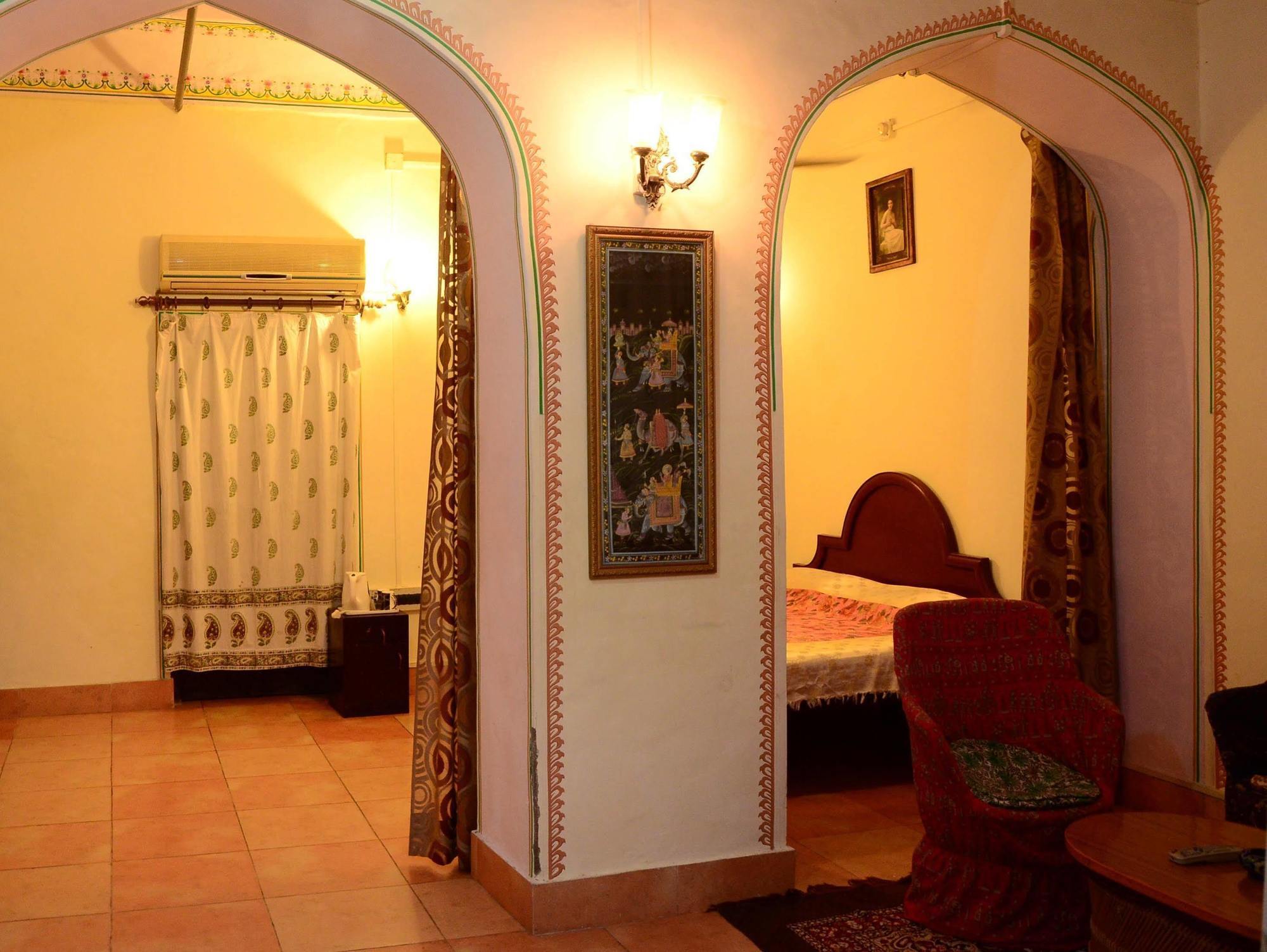 Hotel Burja Haveli Alwar Buitenkant foto